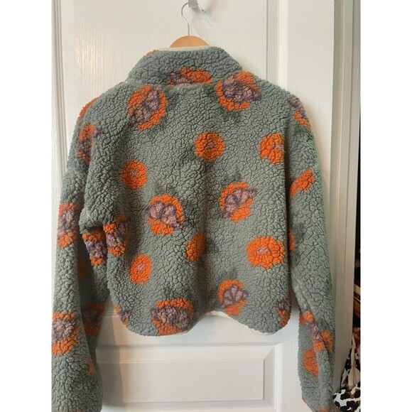 PacSun Tops - PacSun Sherpa Fleece Zip Up M Jacket grey w orange flowers- size M gently used